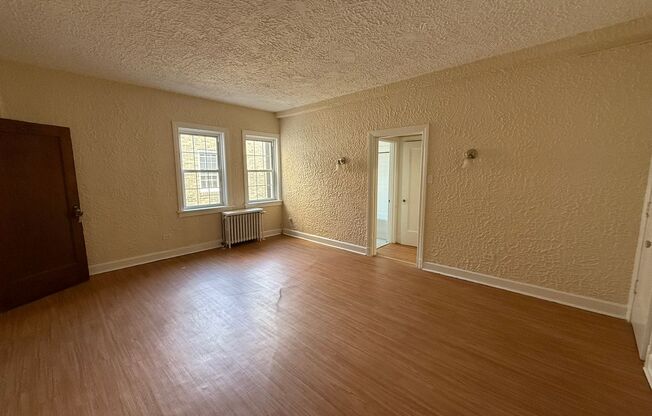 Studio, 1 bath, 308 sqft, $1,175, Unit Bayard Manor 301