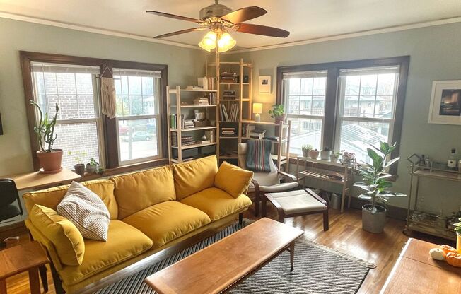 1 bed, 1 bath, 800 sqft, $1,445, Unit 1290105R