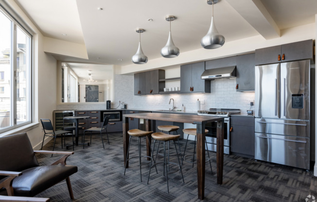 Studio, 1 bath, 357 sqft, $1,695, Unit 315