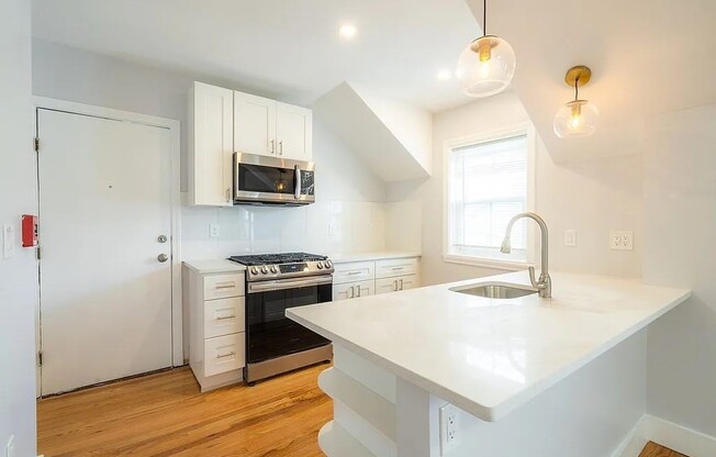 565 Somerville Ave