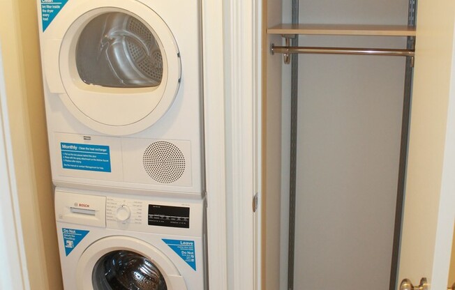 1 bed, 1 bath, 701 sqft, $2,775, Unit 518