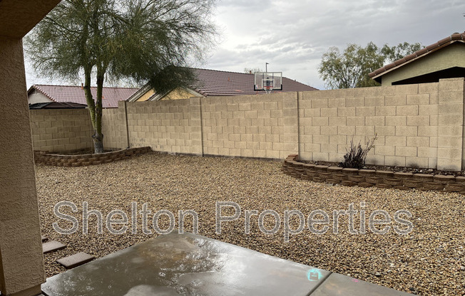 17476 W COYOTE TRL DR