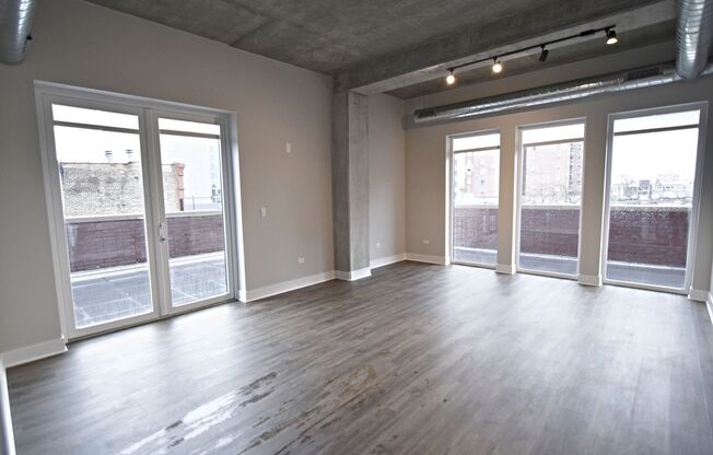 2 beds, 2 baths, 975 sqft, $4,450, Unit 3833-310