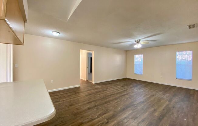 3bed/2bath Lake View Single Family Home in Kissimmee, FL!