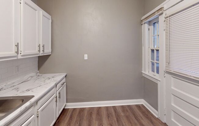 3 beds, 1 bath, 1,260 sqft, $1,275