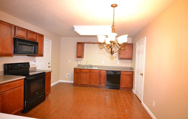 Bedroom 2 Bath Home in Desirable NW Bridgewood Subdivision