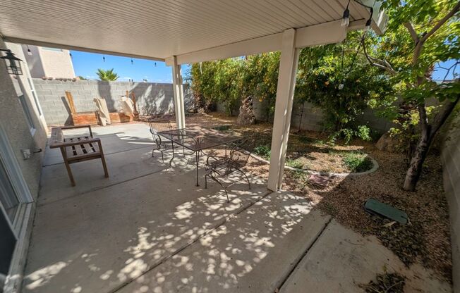 3 beds, 2.5 baths, $2,100