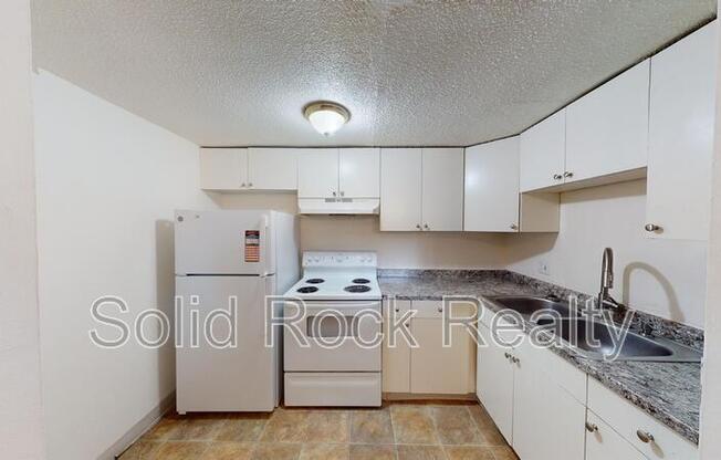 1411 S CORONA AVE