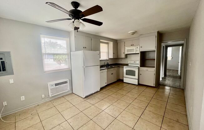 2 beds, 1 bath, $1,050