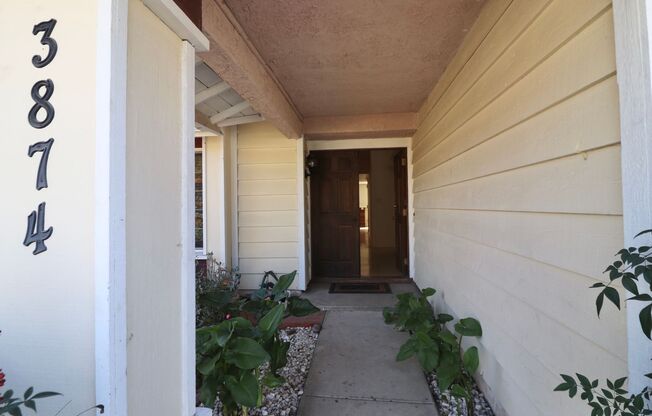Spacious 3-Bedroom + Den Home in the Heart of Newbury Park – Comfortable Living with Great Community Amenities