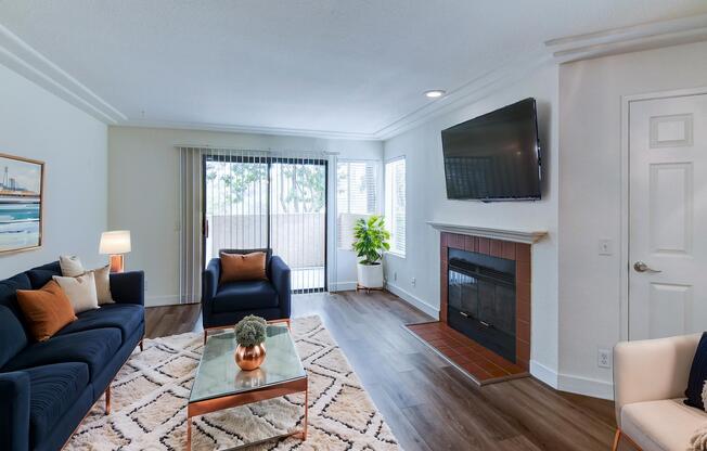 2 beds, 2 baths, 990 sqft, $2,698