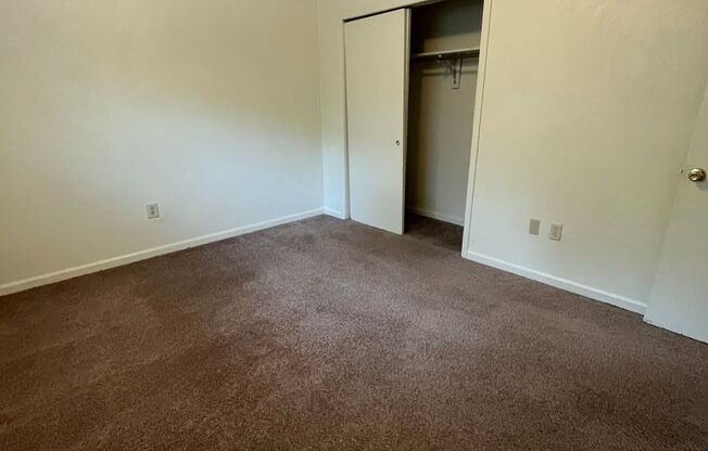 2 beds, 1 bath, 903 sqft, $1,170, Unit K-8