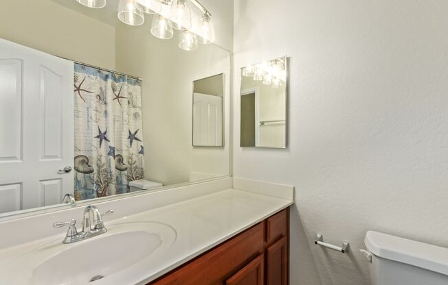 4 beds, 2.5 baths, $2,200, Unit #1171