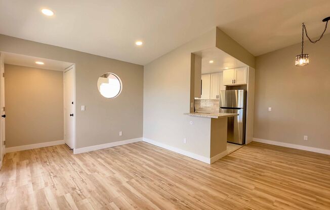 4046 Mississippi St.