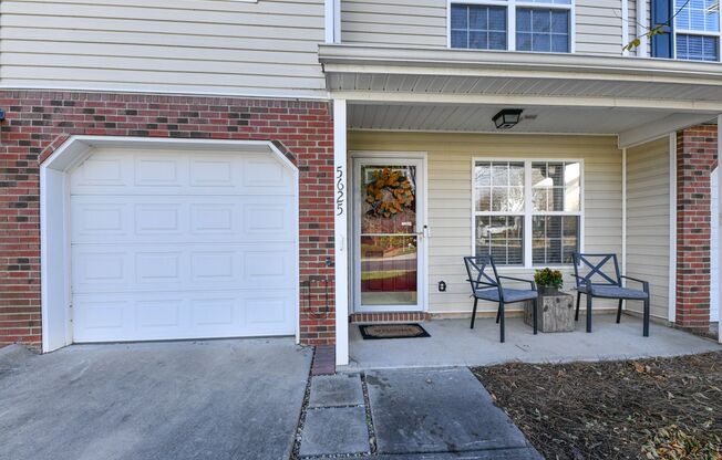 Updated 3 Bedroom Townhome in McAlister's Place