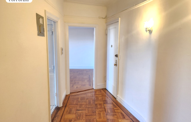 1 bed, 1 bath, $2,395, Unit 32C