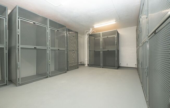 Studio, 1 bath, 425 sqft, $1,090, Unit 104