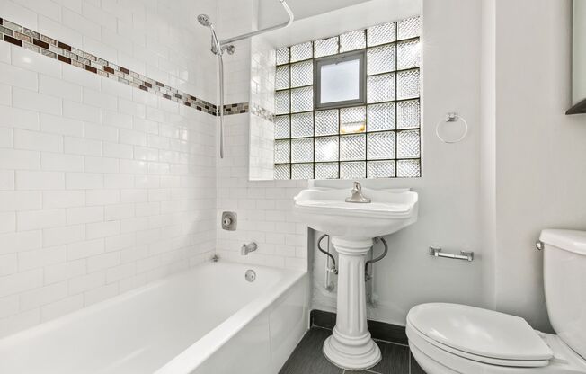 1 bed, 1 bath, 520 sqft, $1,945, Unit 902