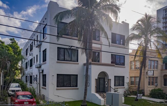Studio $1,400/mo & 1/1 $1,600/mo, newly renovated in Miami! / Estudio $1,400/mes y 1/1 $1,600/mes, remodelados en Miami.