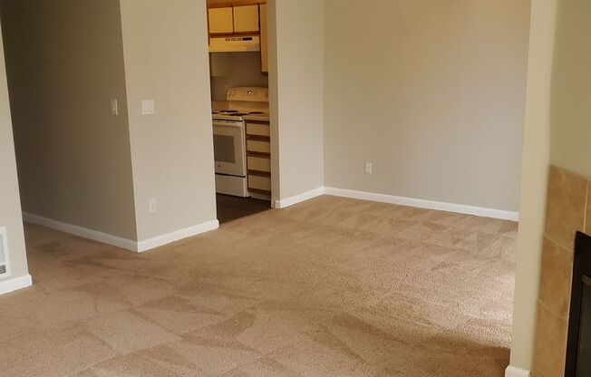 1 bed, 1 bath, 717 sqft, $1,400, Unit E31