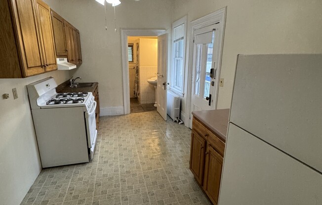 28 ROSELAND ST