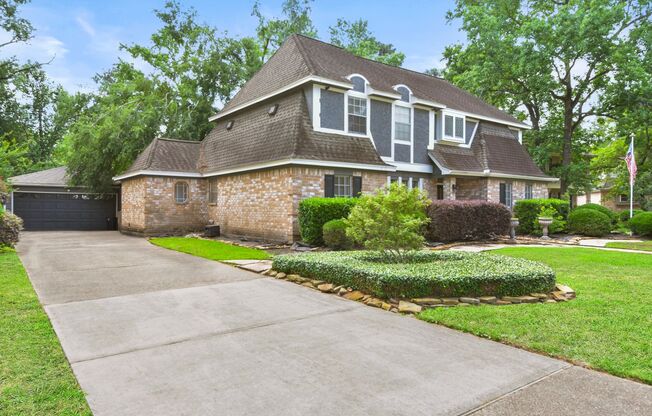 Come see this well-maintained home in Candlelight Oaks!