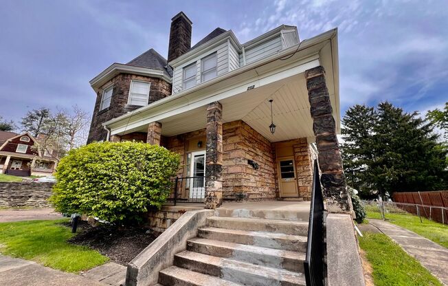 212 North Highland Avenue