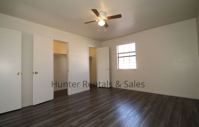 2 beds, 1.5 baths, $875