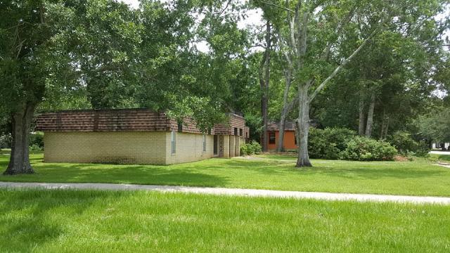 2 beds, 1 bath, 800 sqft, $1,025, Unit Unit A - 220 W Verbena Ave, Foley *key 16*