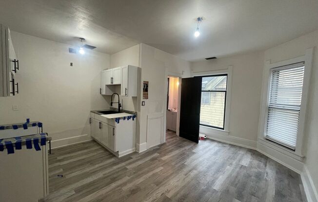 2 beds, 1 bath, 2 sqft, $795