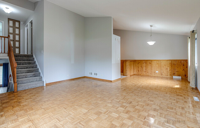 567 FORUM DR