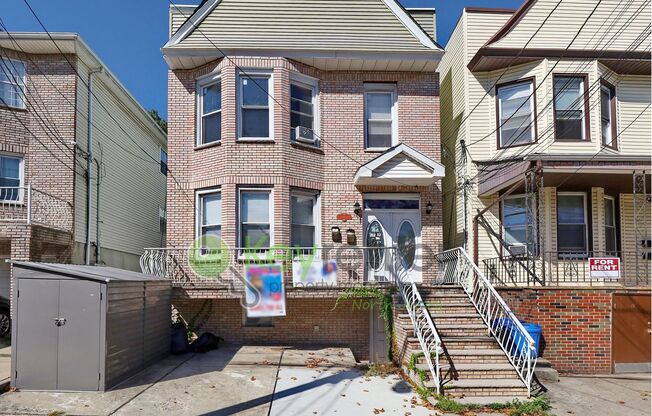 185 Clerk St