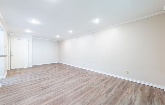 2 beds, 1 bath, $1,595, Unit # 151