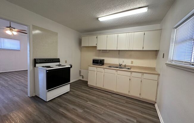 1 bed, 1 bath, $795