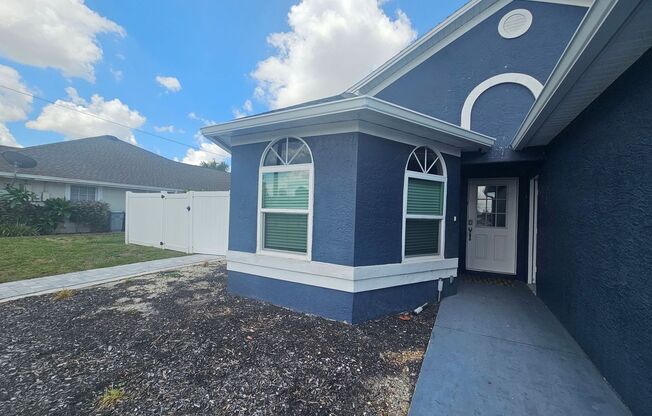 3/2/1 Duplex on the water AVAILABLE NOW! Annual Rental