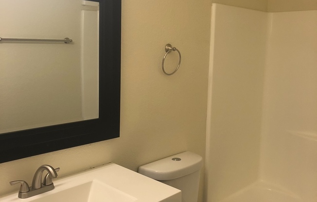 1 bed, 1 bath, 650 sqft, $1,195, Unit 225