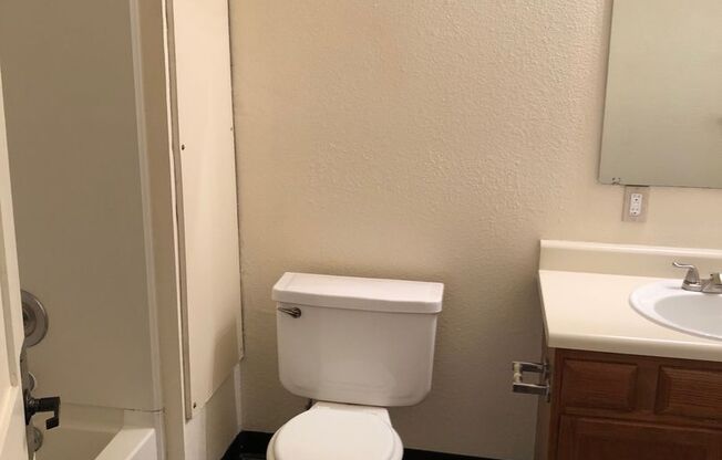 Studio, 1 bath, 475 sqft, $1,470