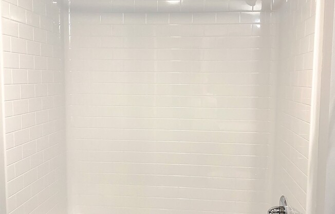 Studio, 1 bath, 420 sqft, $1,695, Unit 420