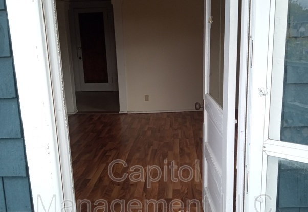 307 N Walnut St
