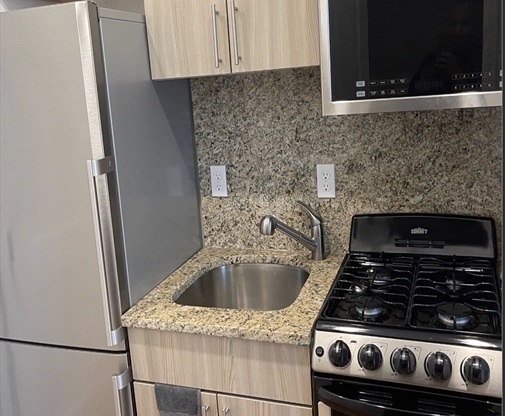 Studio, 1 bath, $1,550, Unit 18