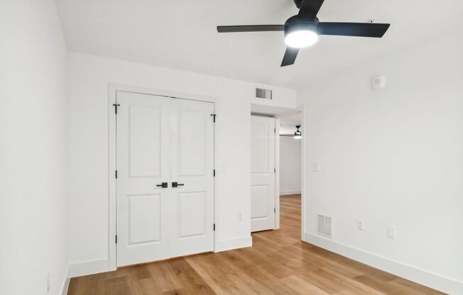 2 beds, 1 bath, $1,345, Unit Apartment 13