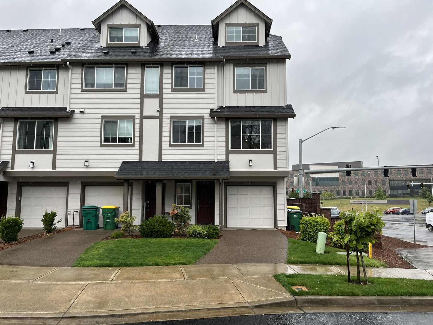 Stunning Corner-Unit Townhome with 4th Bedroom Private Suite in River Terrace, Bonus Room, Pool, Pickleball and More
