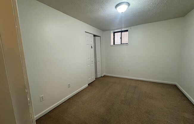 3 beds, 1 bath, 810 sqft, $1,590, Unit 732 S. Millvale Ave. #A1