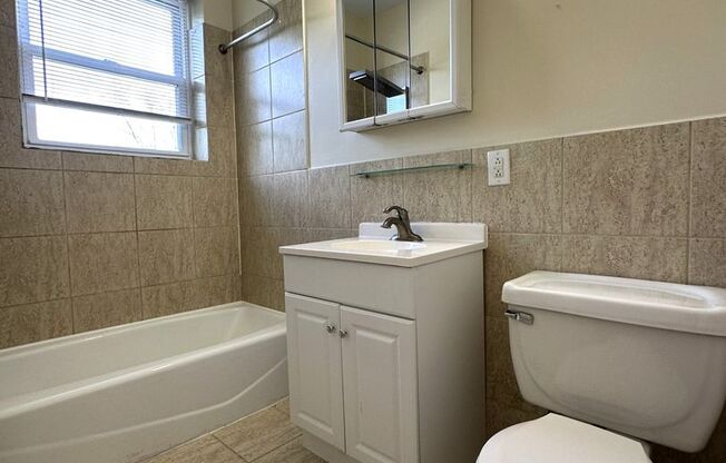 1 bed, 1 bath, 585 sqft, $1,310, Unit Apt C-08
