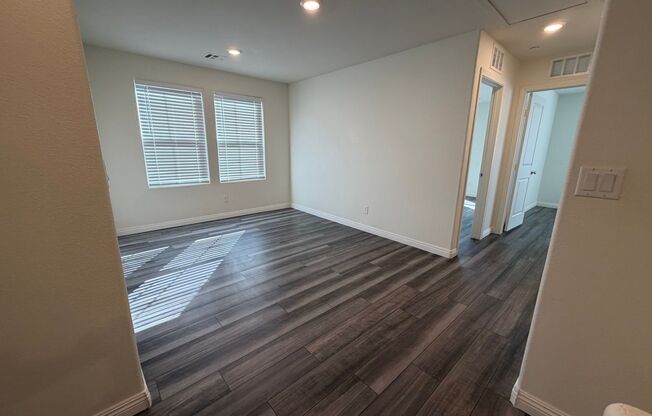 3 beds, 2.5 baths, $2,095