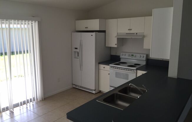 3 beds, 2 baths, 1,500 sqft, $1,590