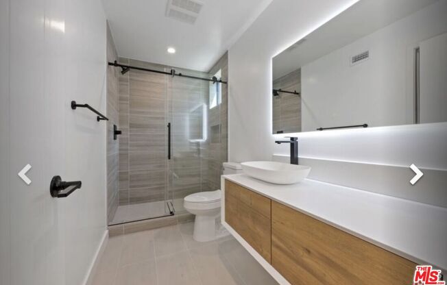 4810 1/2 MASCOT ST