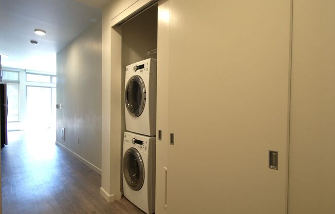 Studio, 1 bath, 521 sqft, $1,351, Unit 305IQ