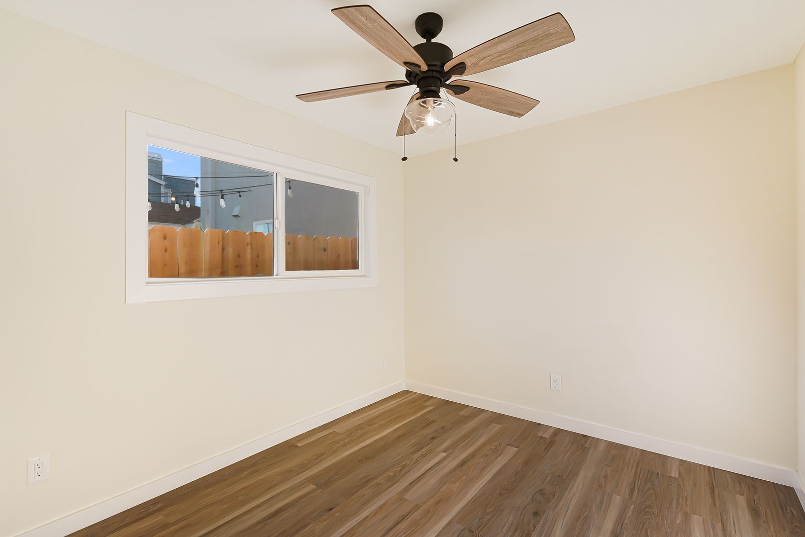 Completely remodeled 2 bd/1ba in charming neighborhood of Pacific Beach!