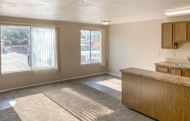 1 bed, 1 bath, 640 sqft, $1,050, Unit 41